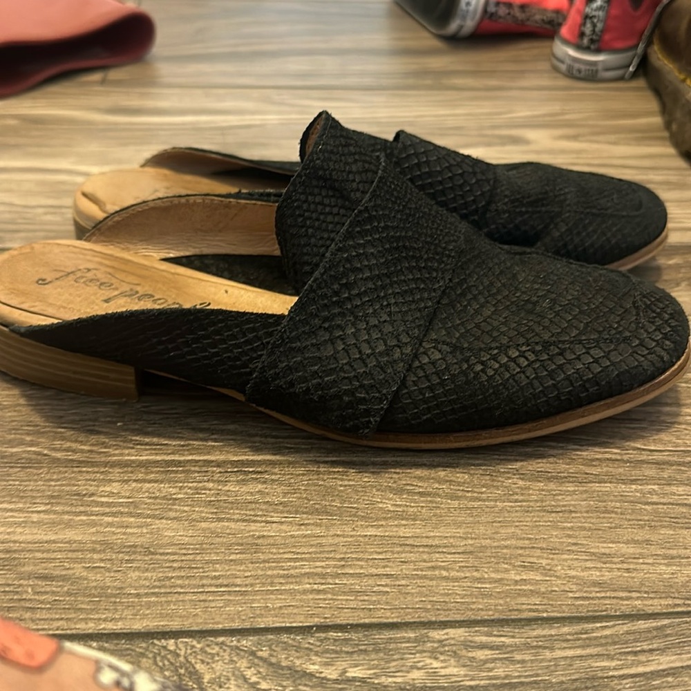 Free people slides
